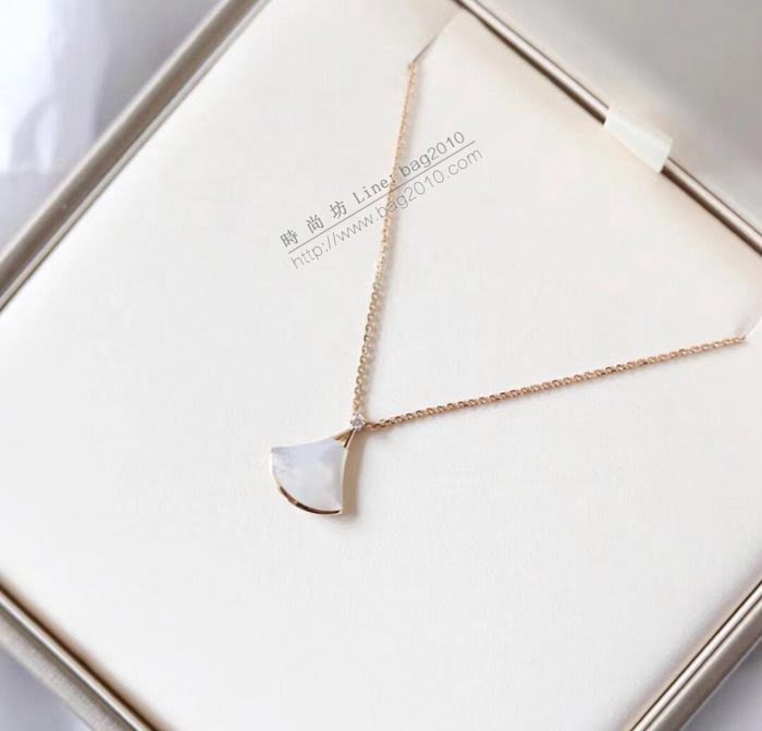 Bvlgari飾品 寶格麗diva系列 白貝母 小號扇形裙子項鏈  zgbq3224
